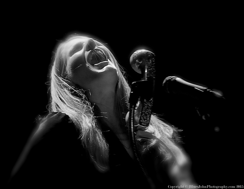 Shook Twins, Revolution Hall, photo by John Alcala