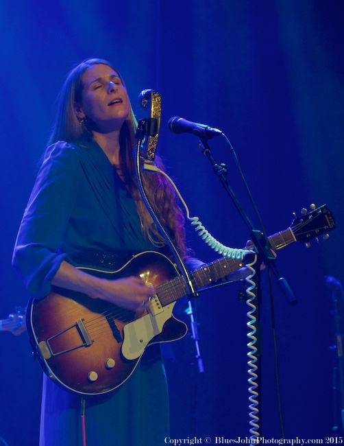 Shook Twins, Revolution Hall, photo by John Alcala