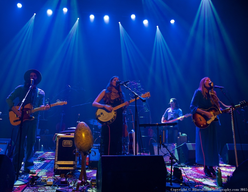 Shook Twins, Revolution Hall, photo by John Alcala