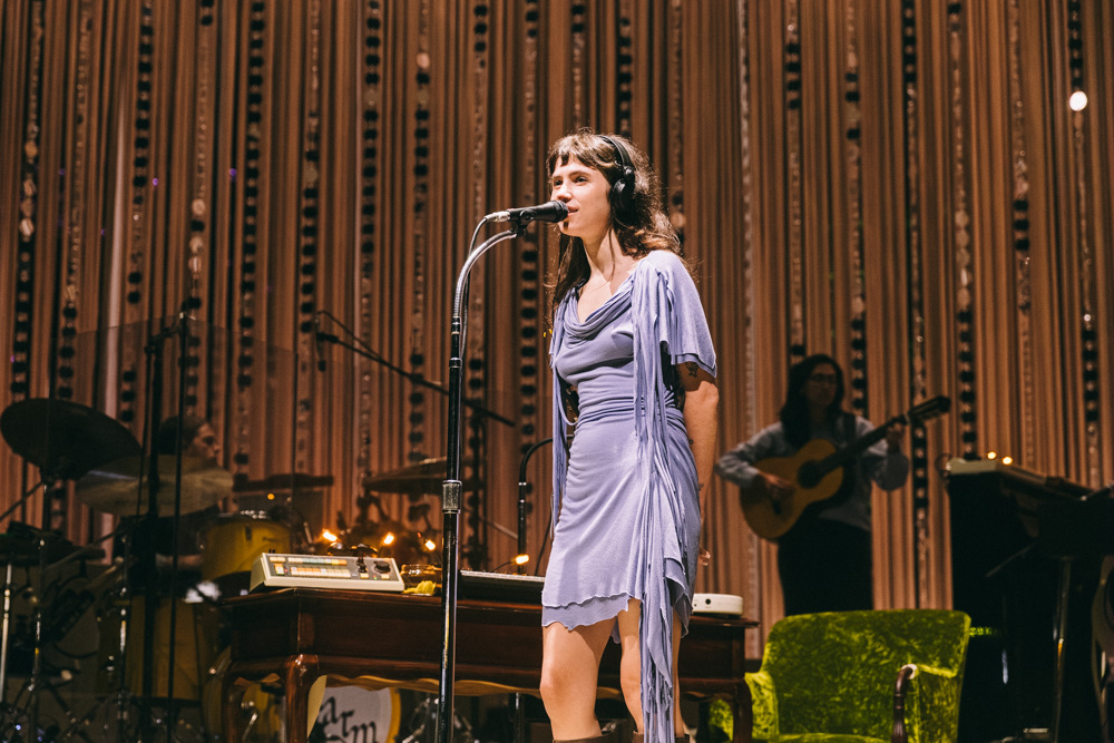 Clairo, Edgefield Amphitheater, photo by Blake Sourisseau