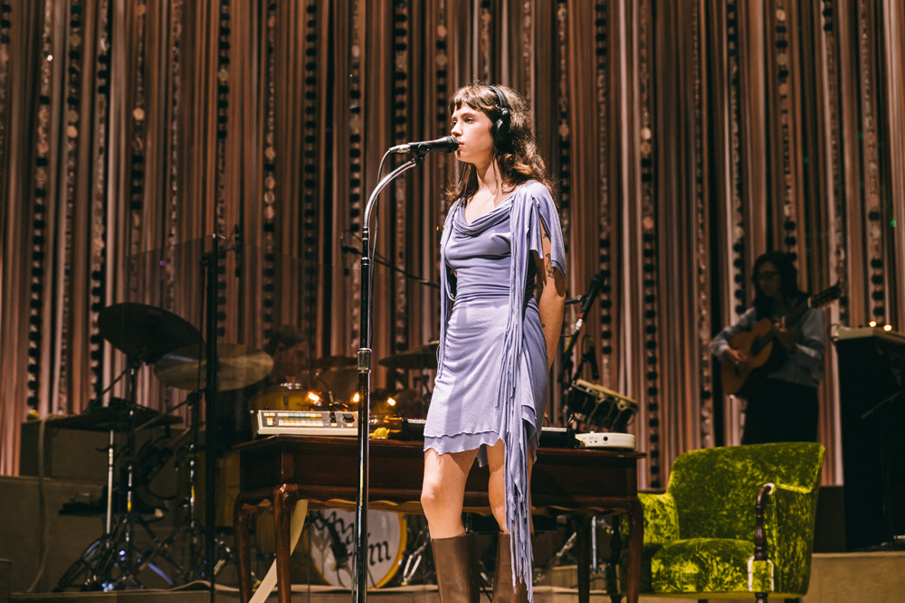Clairo, Edgefield Amphitheater, photo by Blake Sourisseau