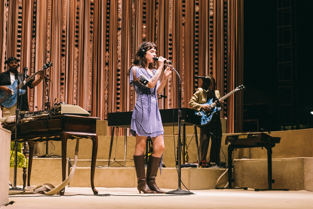 Clairo, Edgefield Amphitheater, photo by Blake Sourisseau