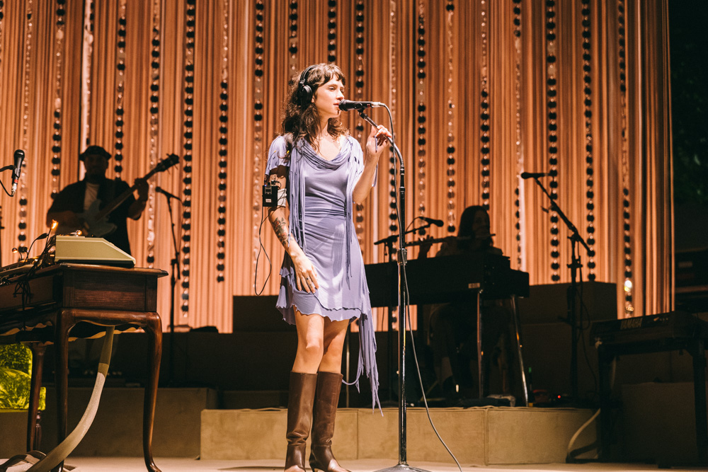 Clairo, Edgefield Amphitheater, photo by Blake Sourisseau