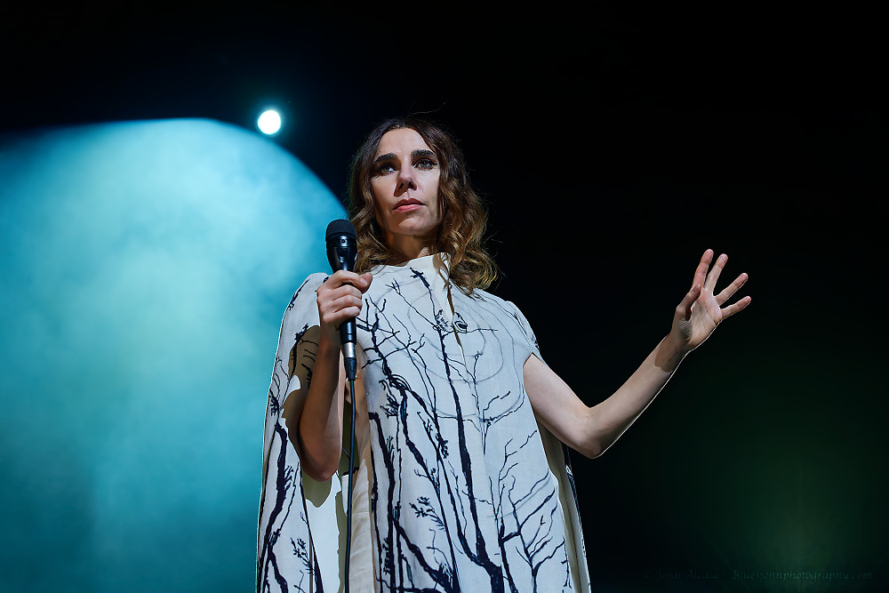 PJ Harvey, Moda Center, photo by John Alcala