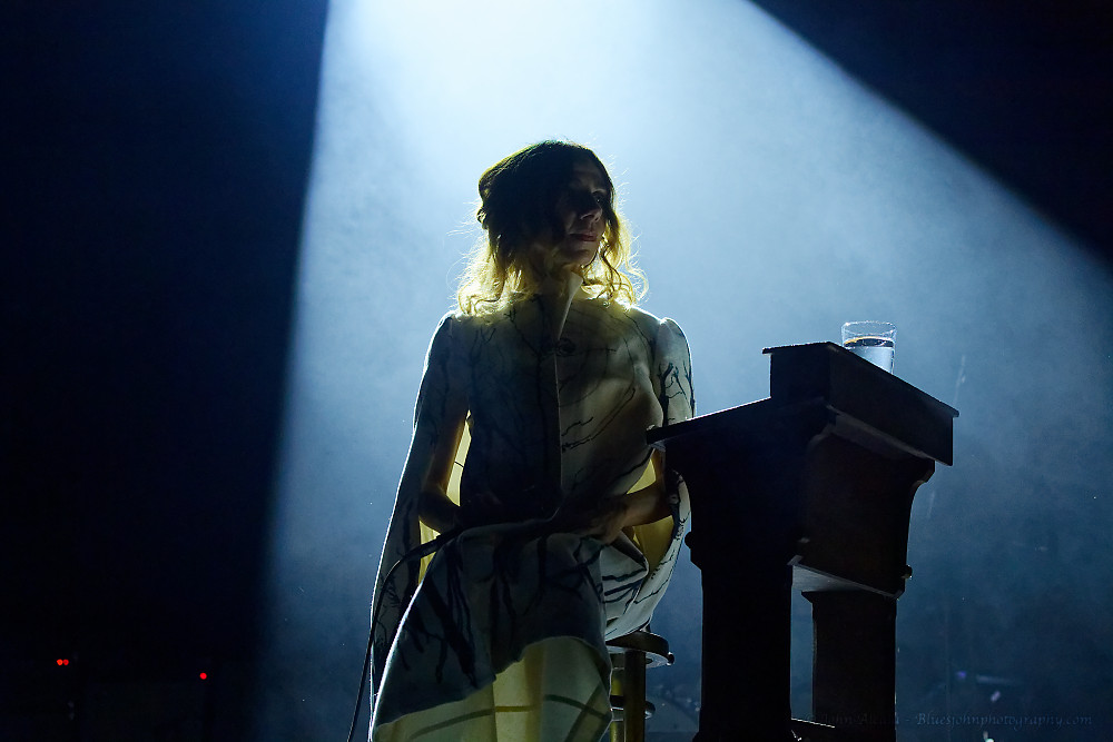 PJ Harvey, Moda Center, photo by John Alcala