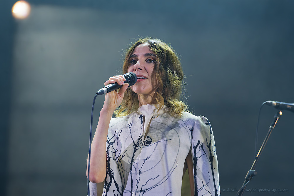 PJ Harvey, Moda Center, photo by John Alcala