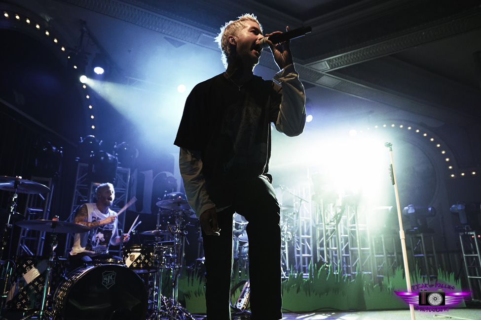 girlfriends, Crystal Ballroom, photo by Joshua Hathaway