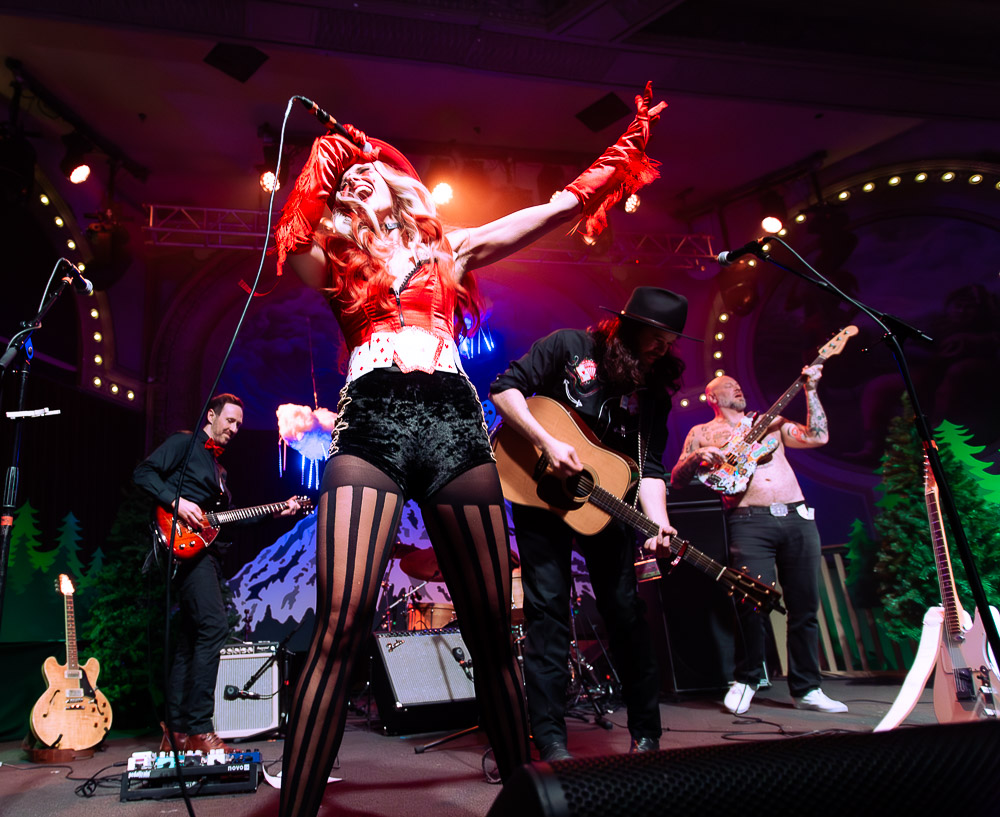Fox and Bones, Crystal Ballroom, photo by Rebecca Terrill