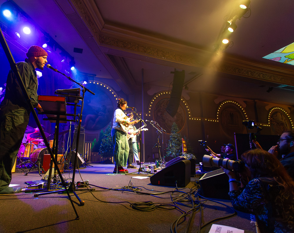 Isabeau Waia'u Walker, Crystal Ballroom, photo by Rebecca Terrill
