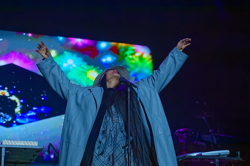 Erykah Badu, Moda Center, photo by John Alcala