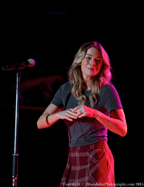 LeAnn Rimes, Spirit Mountain Casino, photo by John Alcala