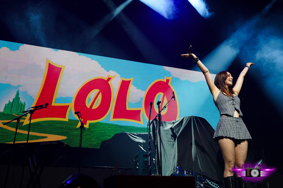 LOLO, Theater of the Clouds, photo by Joshua Hathaway