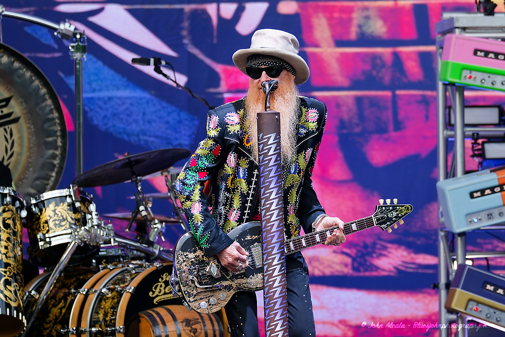 ZZ Top, Edgefield Amphitheater, photo by John Alcala