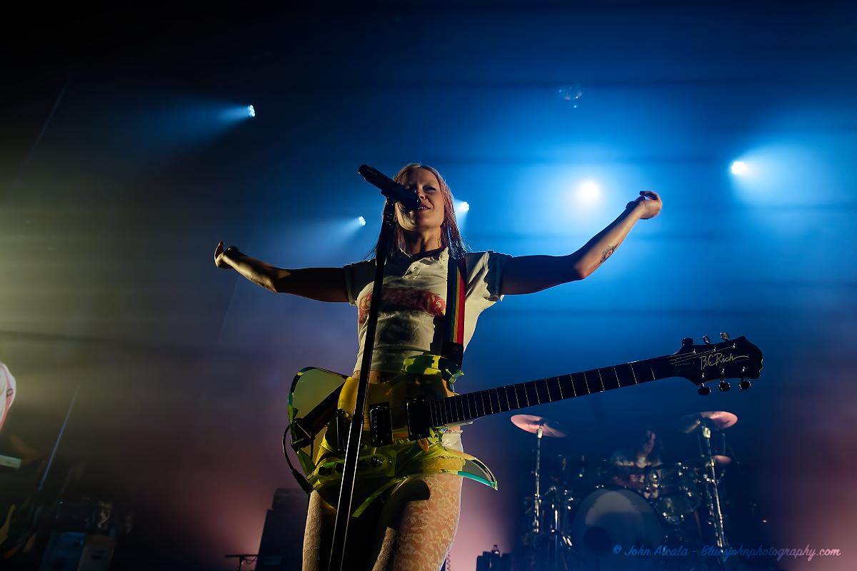 Wet Leg, Revolution Hall, photo by John Alcala