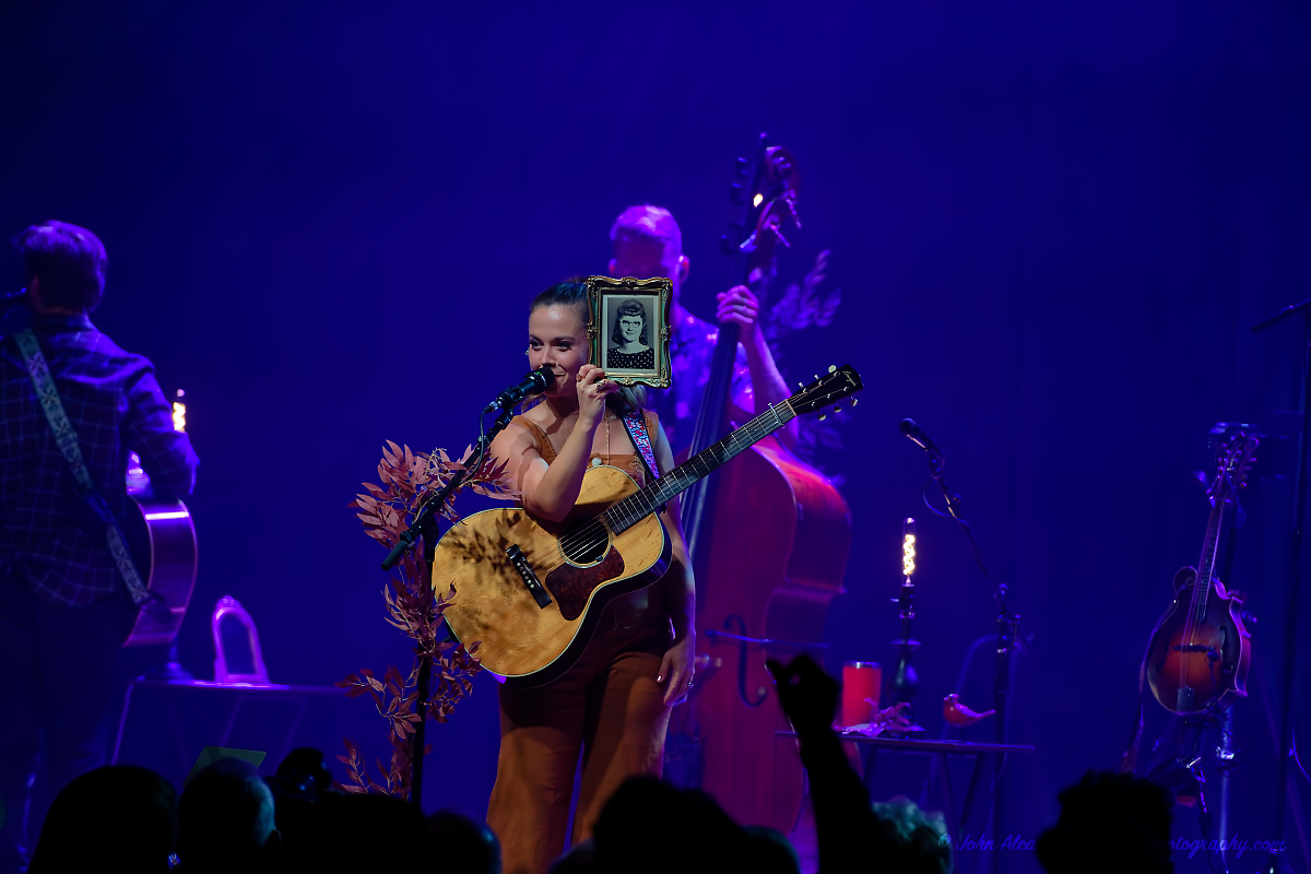 Sierra Hull, Aladdin Theater, photo by John Alcala