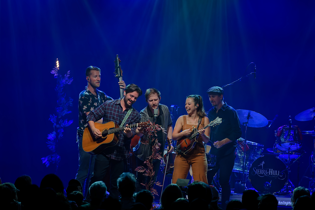 Sierra Hull, Aladdin Theater, photo by John Alcala