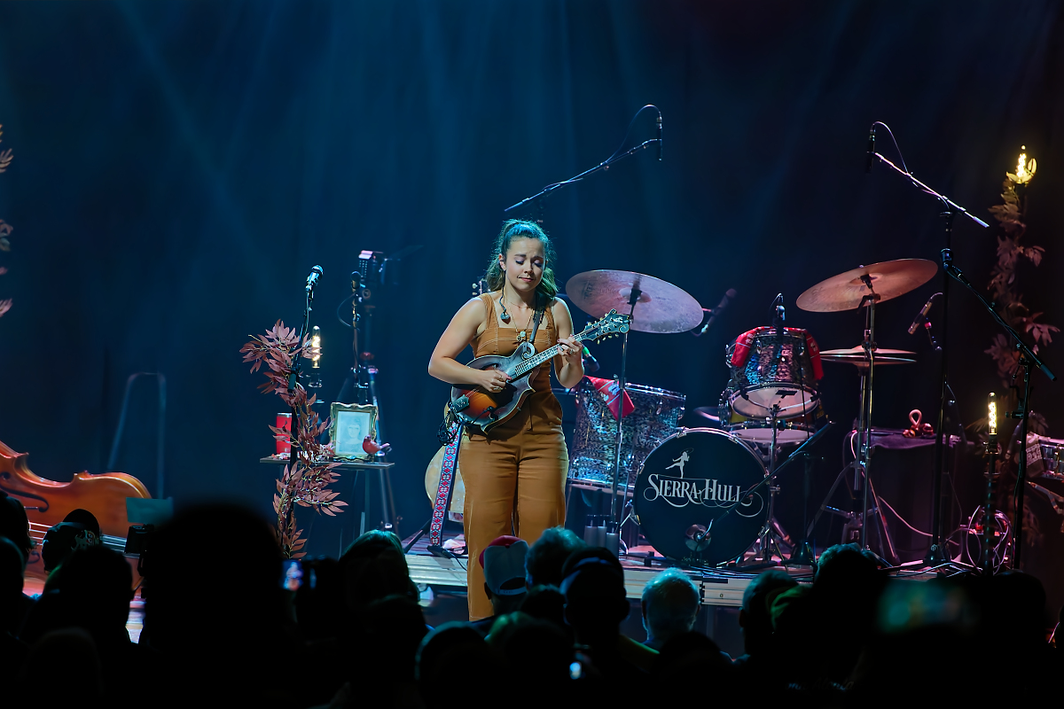 Sierra Hull, Aladdin Theater, photo by John Alcala