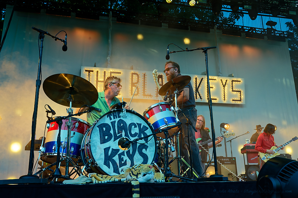 The Black Keys, Edgefield Amphitheater, photo by John Alcala