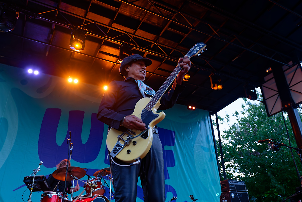 Alejandro Escovedo, Tom McCall Waterfront Park, photo by John Alcala