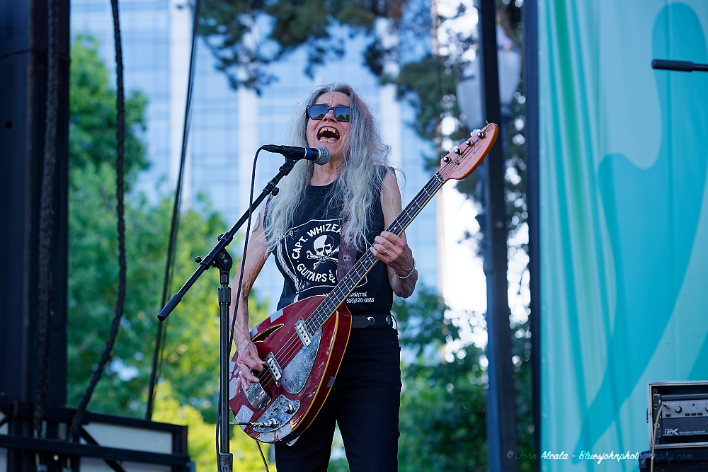 Tom McCall Waterfront Park, photo by John Alcala