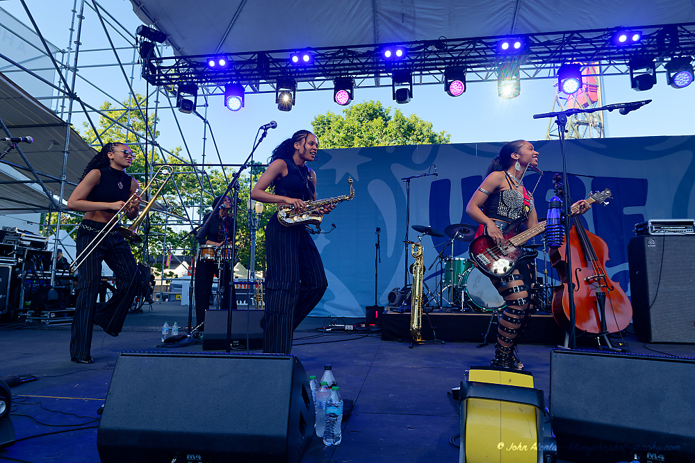 Angelique Francis, Tom McCall Waterfront Park, photo by John Alcala
