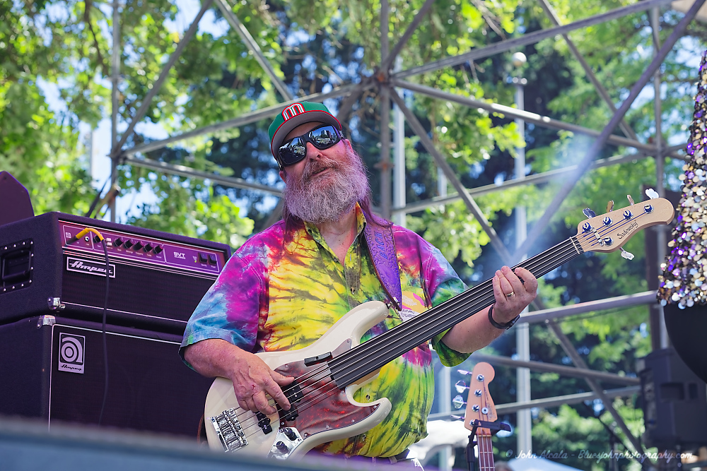 Norman Sylvester, Tom McCall Waterfront Park, photo by John Alcala
