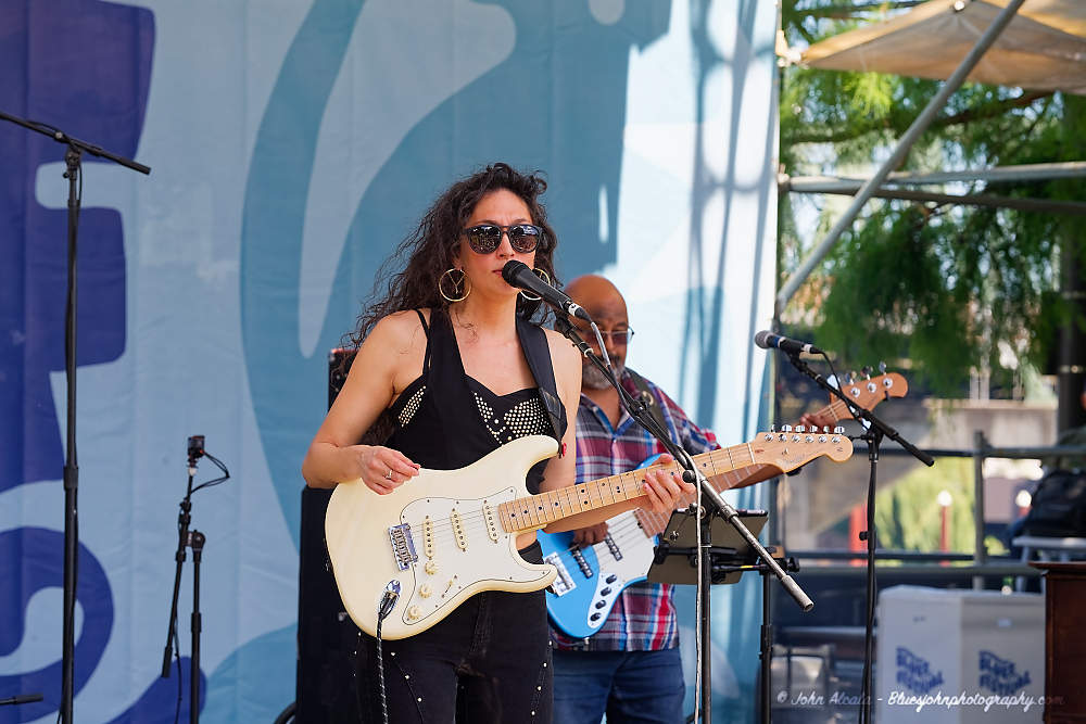 Lilla, Tom McCall Waterfront Park, photo by John Alcala