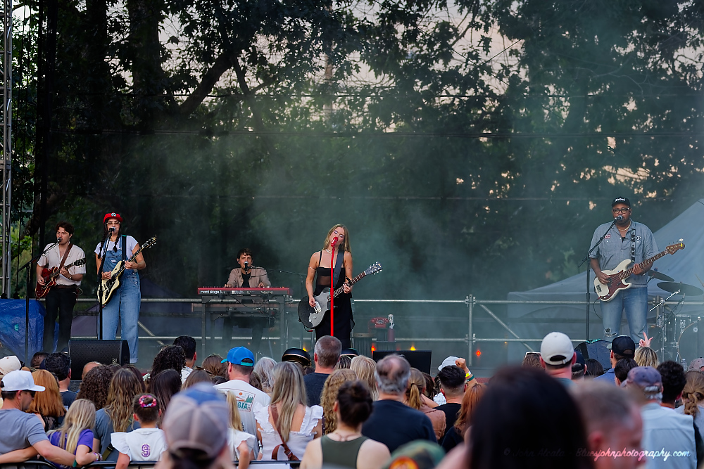 Maren Morris, Grand Lodge, photo by John Alcala
