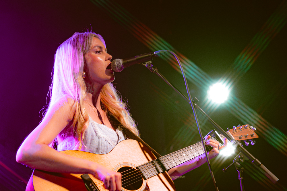 Zandi Holup, Wonder Ballroom, photo by Bailey Bonney-Vogler