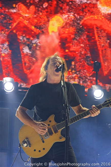 AC/DC, Tacoma Dome, photo by John Alcala