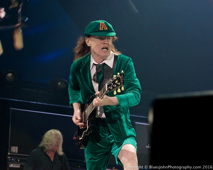 AC/DC, Tacoma Dome, photo by John Alcala