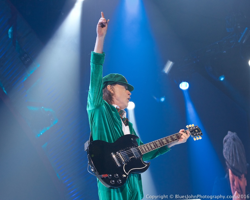 AC/DC, Tacoma Dome, photo by John Alcala