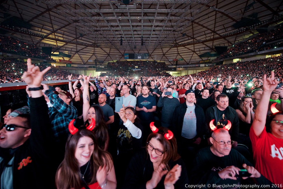 AC/DC, Tacoma Dome, photo by John Alcala
