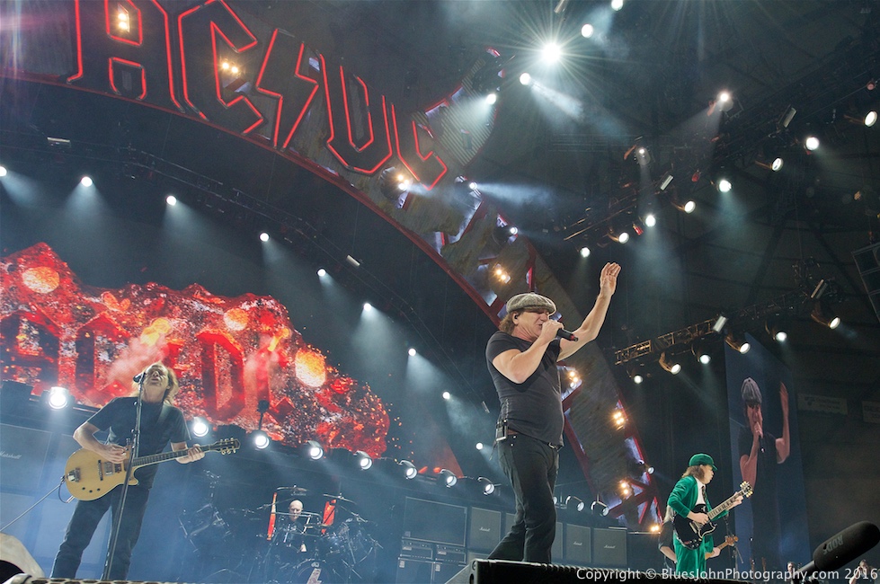 AC/DC, Tacoma Dome, photo by John Alcala
