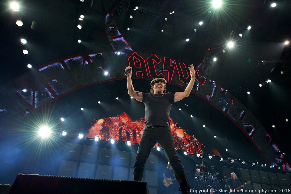 AC/DC, Tacoma Dome, photo by John Alcala