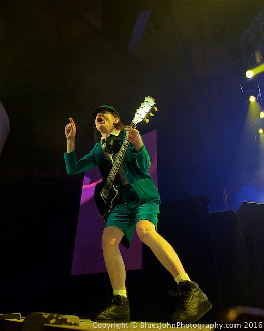 AC/DC, Tacoma Dome, photo by John Alcala