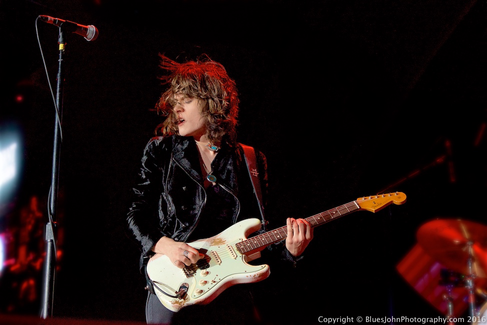 Tyler Bryant & the Shakedown, Tacoma Dome, photo by John Alcala