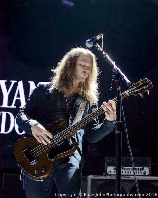 Tyler Bryant & the Shakedown, Tacoma Dome, photo by John Alcala