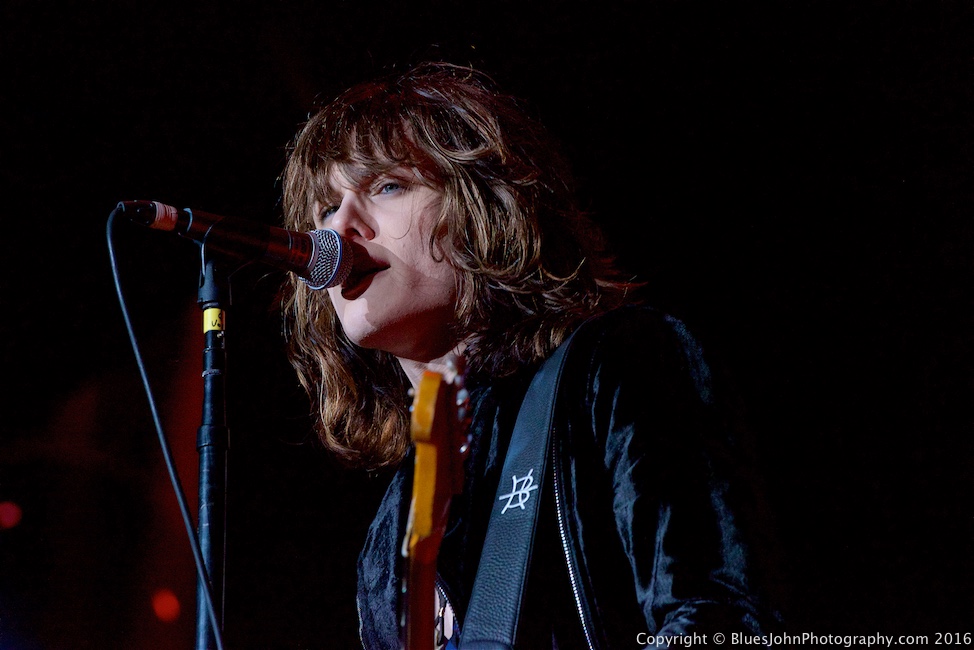 Tyler Bryant & the Shakedown, Tacoma Dome, photo by John Alcala