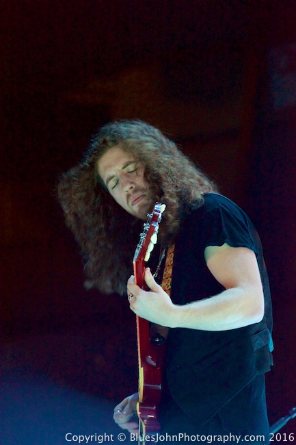 Tyler Bryant & the Shakedown, Tacoma Dome, photo by John Alcala