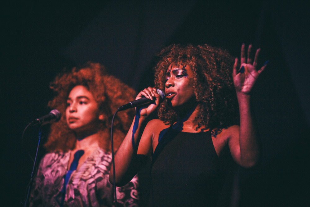 Blossom, Holocene, photo by Tojo Andrianarivo