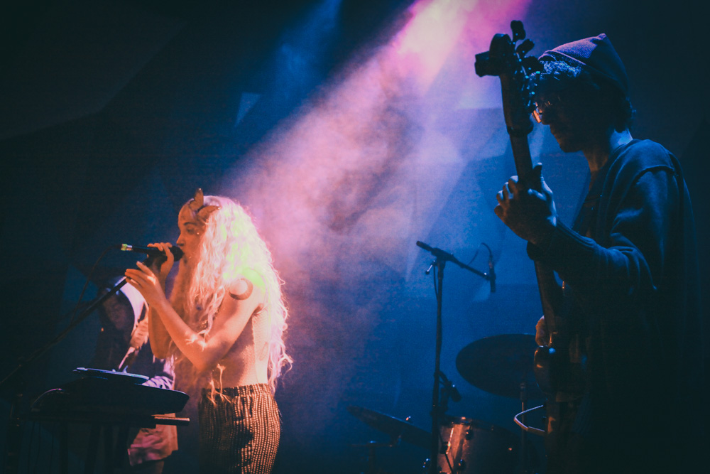 Coco Columbia, Holocene, photo by Tojo Andrianarivo