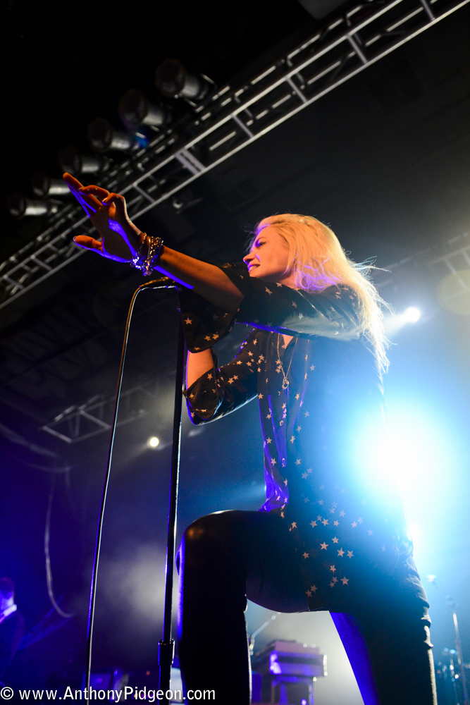 The Kills, Roseland Theater, photo by Anthony Pidgeon