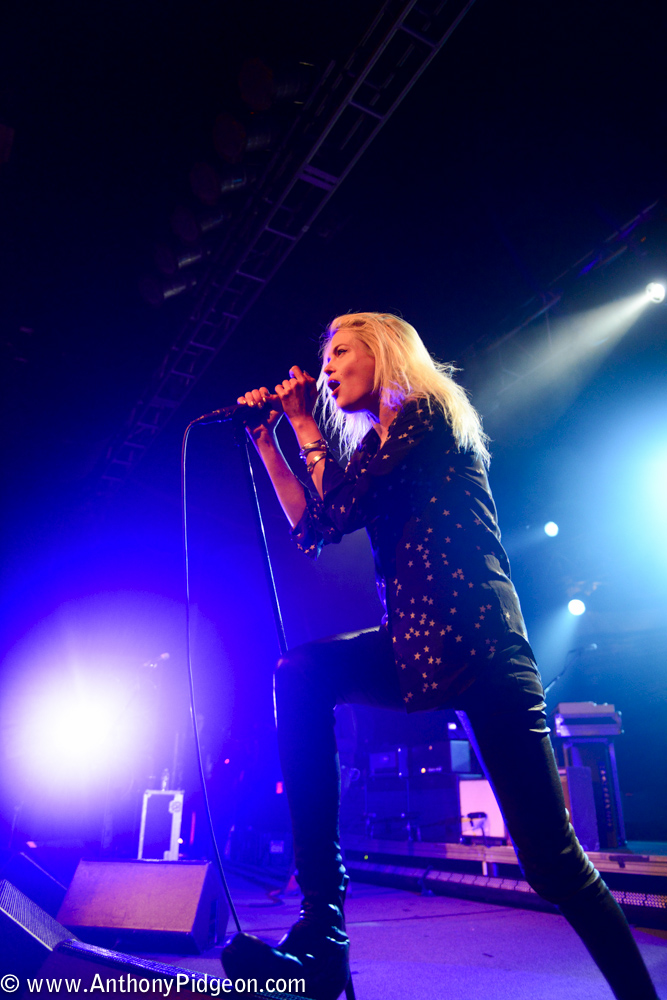 The Kills, Roseland Theater, photo by Anthony Pidgeon