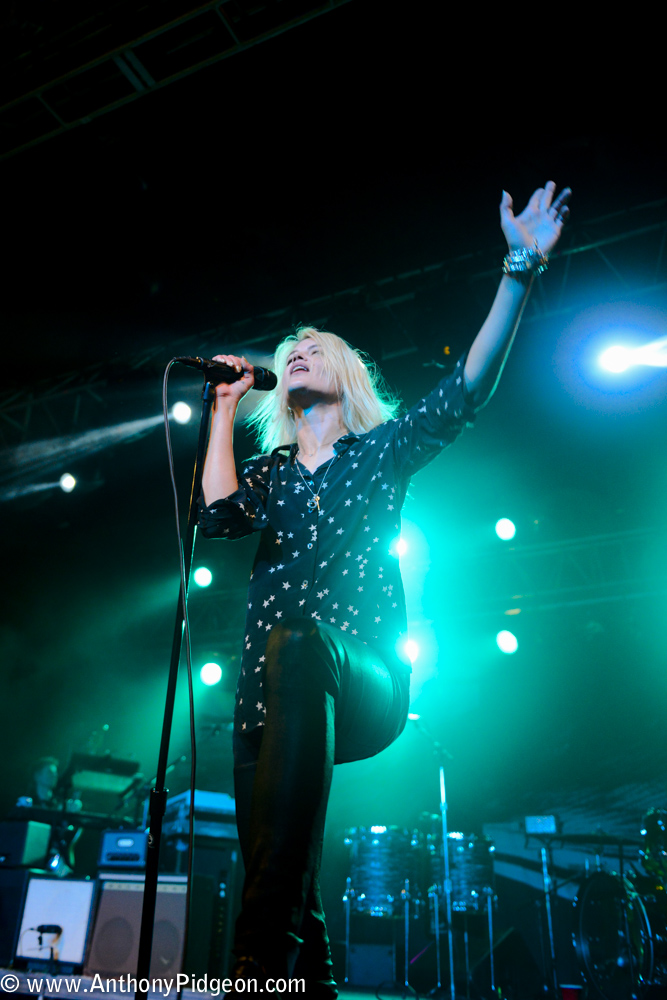 The Kills, Roseland Theater, photo by Anthony Pidgeon