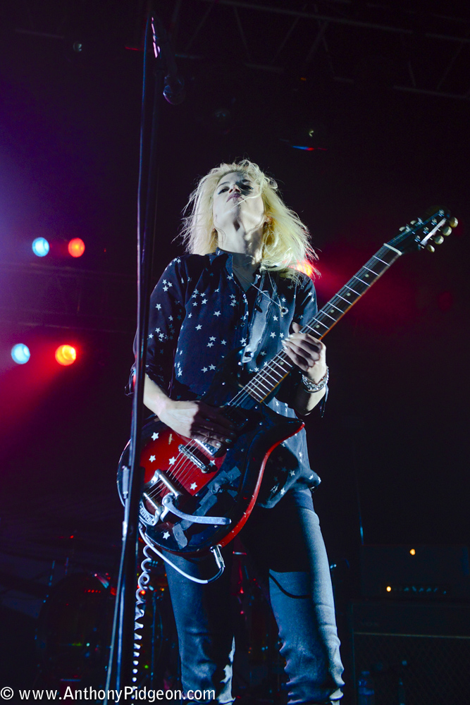 The Kills, Roseland Theater, photo by Anthony Pidgeon