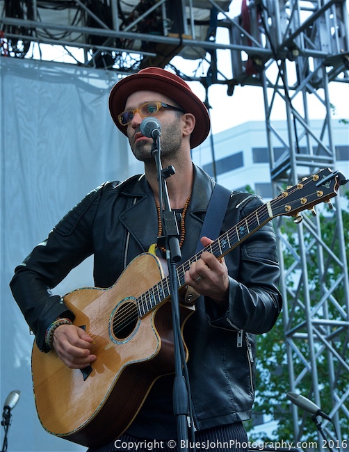 Greg Holden, Tom McCall Waterfront Park, KINK, photo by John Alcala