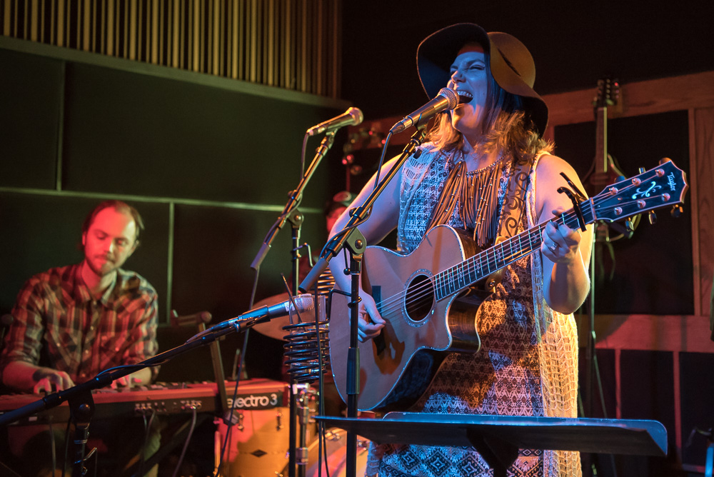 Elke Robitaille, Alberta Street Pub, photo by Miss Ellanea