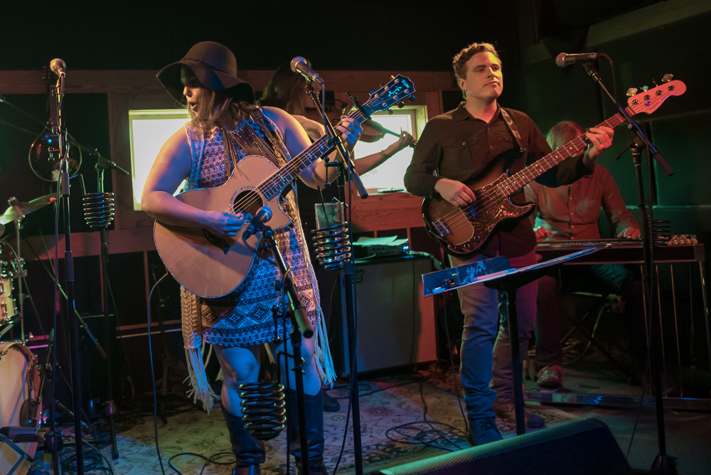 Elke Robitaille, Alberta Street Pub, photo by Miss Ellanea