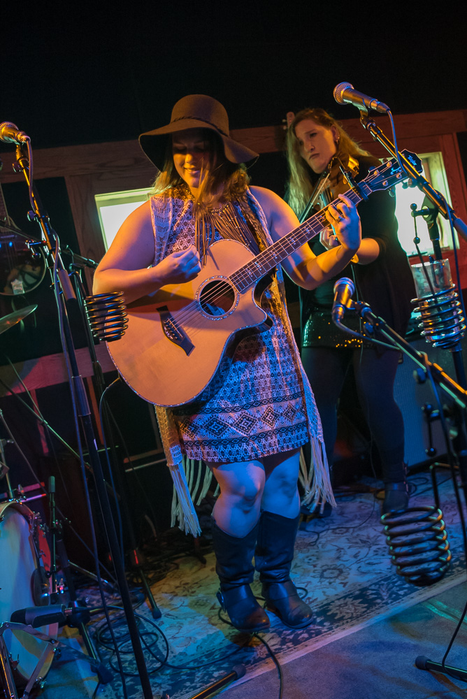 Elke Robitaille, Alberta Street Pub, photo by Miss Ellanea